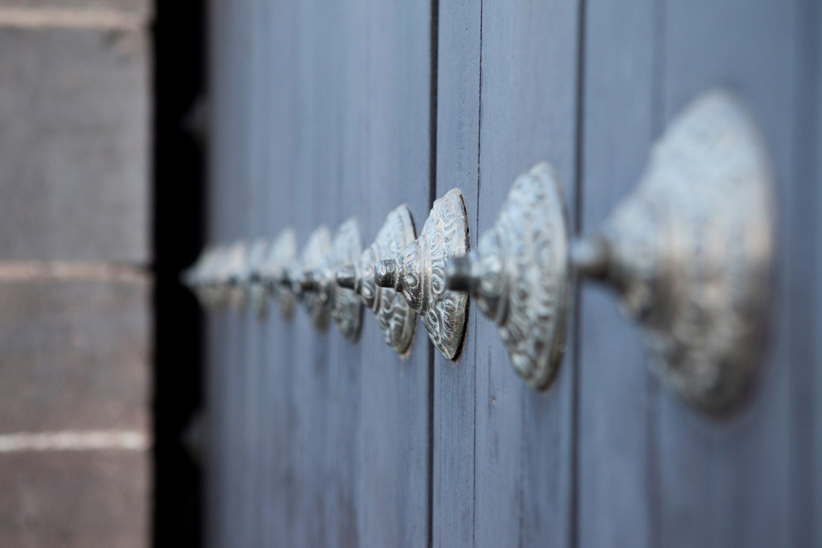 Peru-Cusco-door-rivets