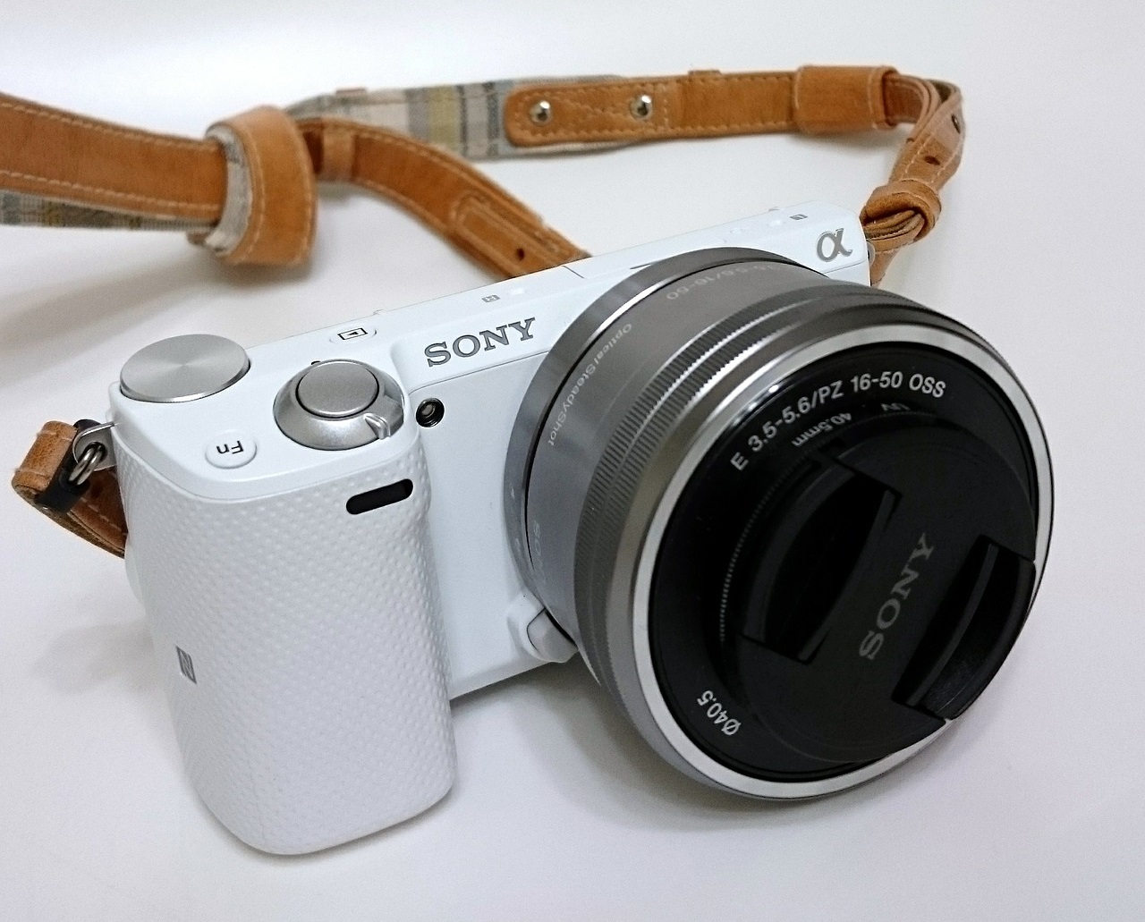 camera-616396_1280