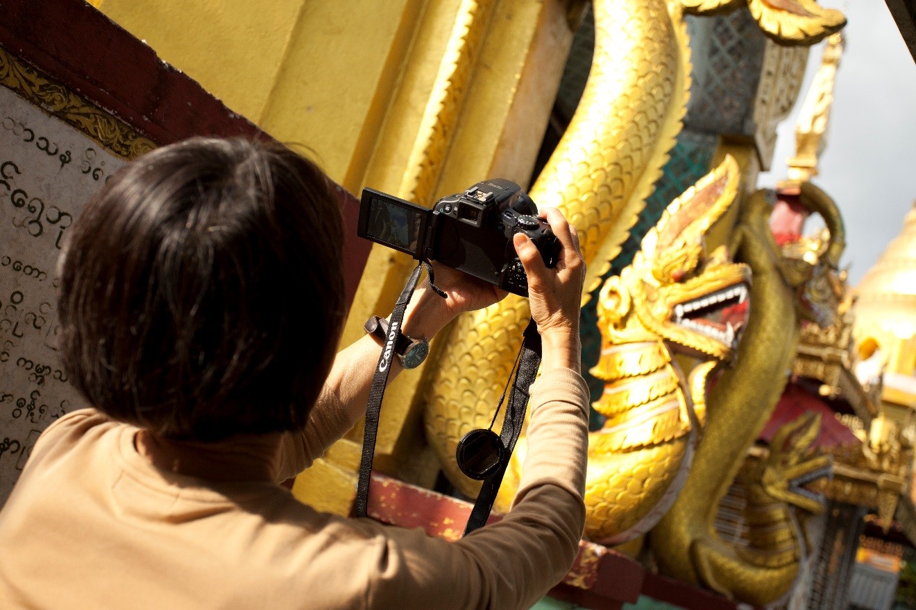 photographing dragon on the mountain