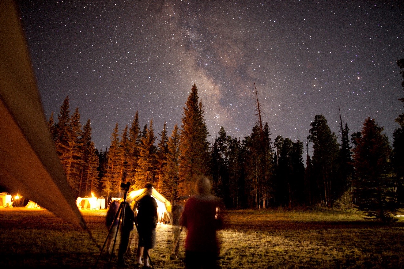 milky way and star gazing in the kaibab forest near the grand canyon north rim