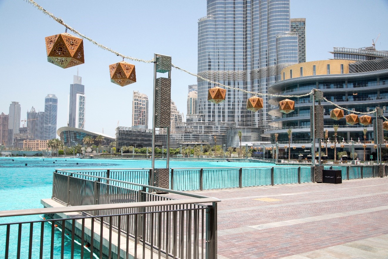 a photo of the fountains outside of dubai mall