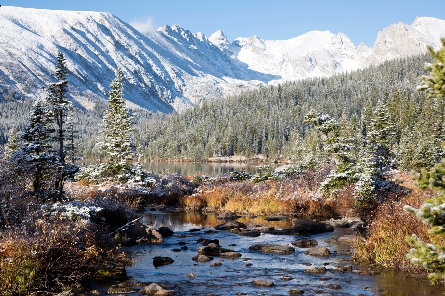 an early snow makes for a unique fall color photo